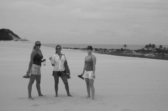 Três curitibanas em Itaúnas - ES